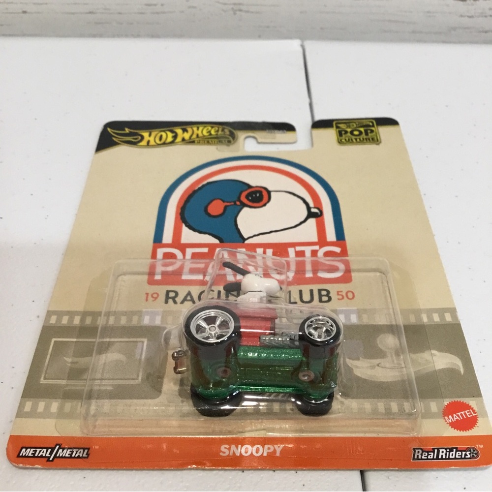 Snoopy Peanuts Hot Wheels Premium Pop Culture SEALED Metal Real Riders - Picture 5 of 5